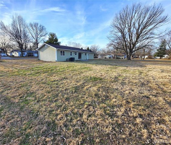 629 TAMARACH Drive, Edwardsville, IL 62025