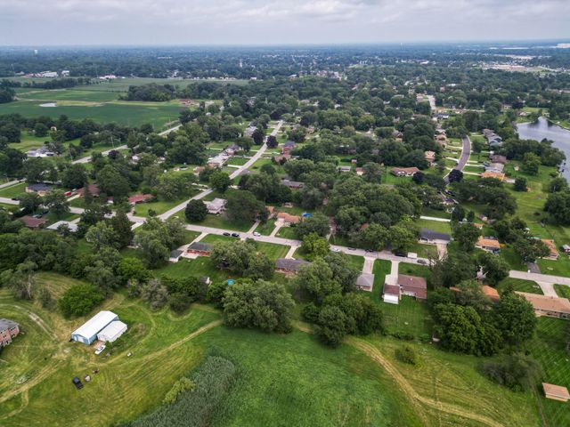 5773 Taney Place, Merrillville, IN 46410
