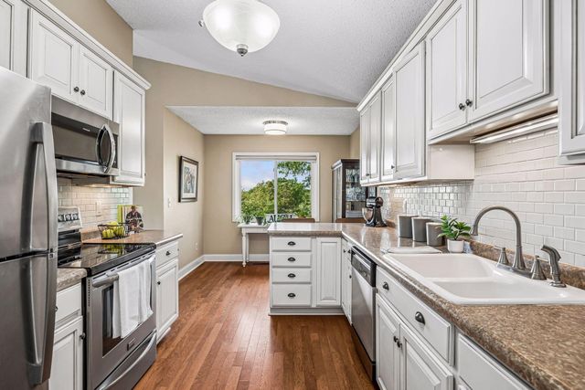 5225 Beachside Drive, Minnetonka, MN 55343