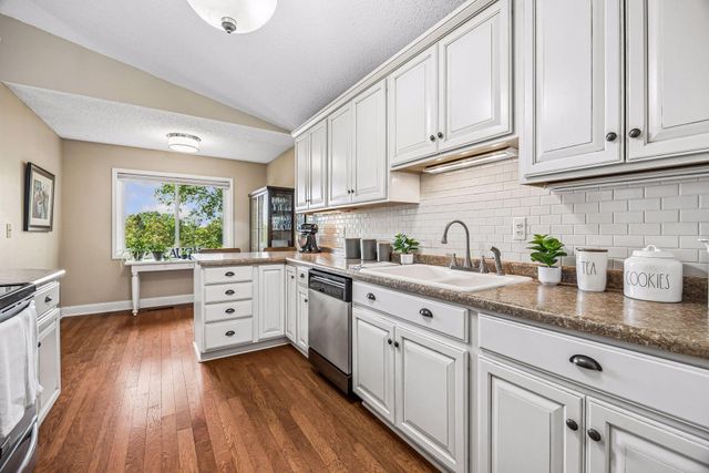 5225 Beachside Drive, Minnetonka, MN 55343
