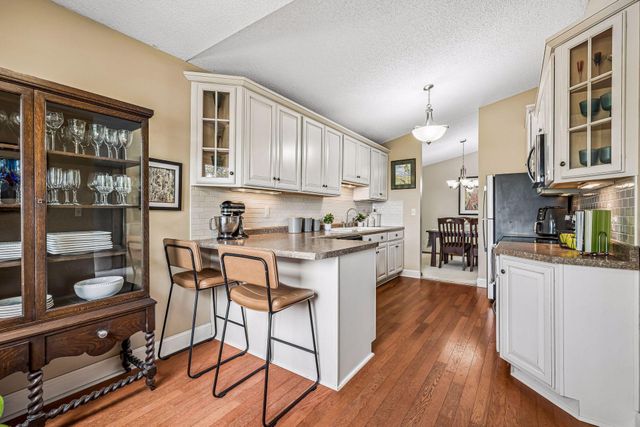 5225 Beachside Drive, Minnetonka, MN 55343