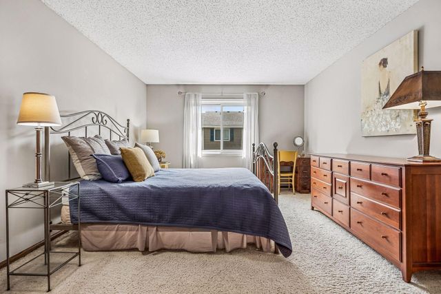 5225 Beachside Drive, Minnetonka, MN 55343