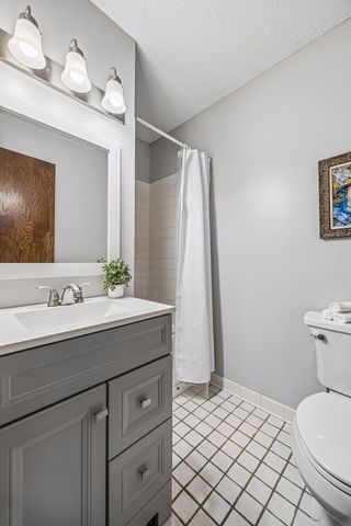 5225 Beachside Drive, Minnetonka, MN 55343
