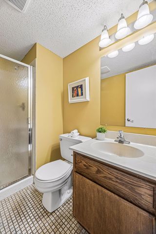 5225 Beachside Drive, Minnetonka, MN 55343