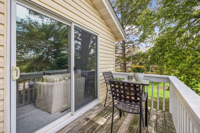 5225 Beachside Drive, Minnetonka, MN 55343