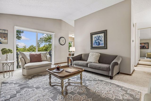5225 Beachside Drive, Minnetonka, MN 55343