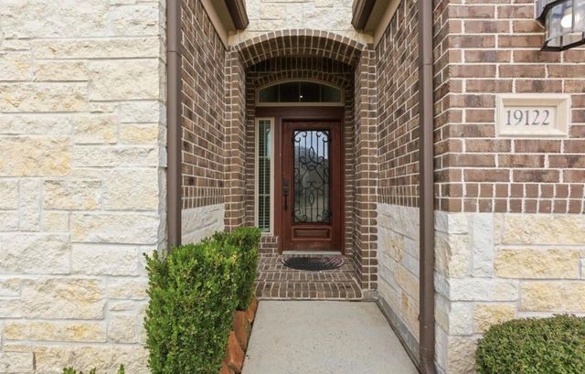 19122 Gaslamp Point Court, Cypress, TX 77429
