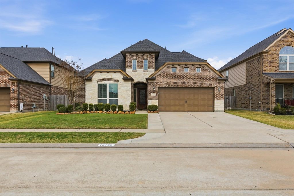 19122 Gaslamp Point Court, Cypress, TX 77429