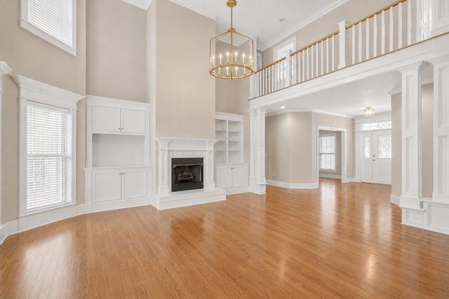 1040 Shoreham St, Murfreesboro, TN 37130