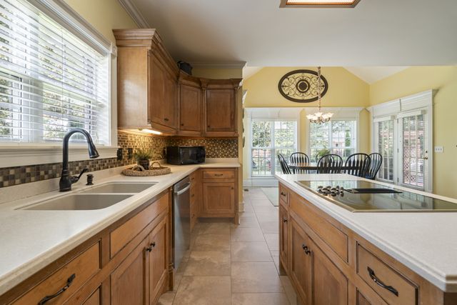 1040 Shoreham St, Murfreesboro, TN 37130