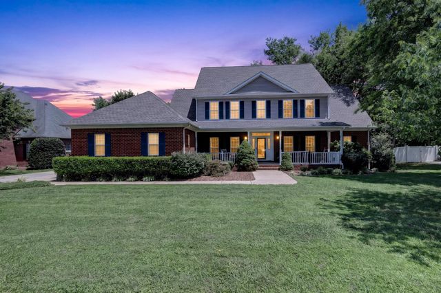 1040 Shoreham St, Murfreesboro, TN 37130