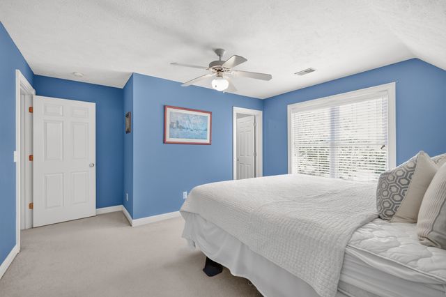 1040 Shoreham St, Murfreesboro, TN 37130