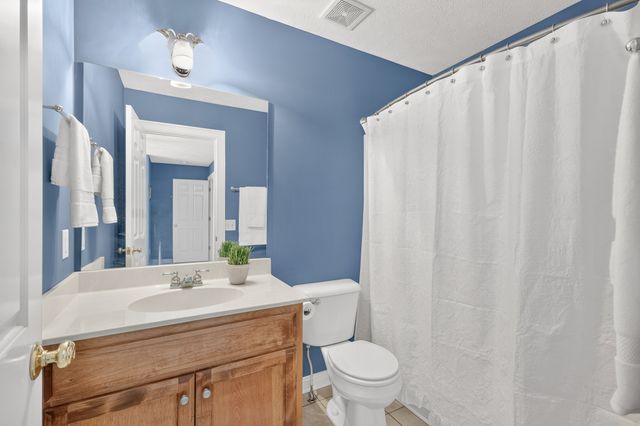 1040 Shoreham St, Murfreesboro, TN 37130