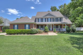 1040 Shoreham St, Murfreesboro, TN 37130