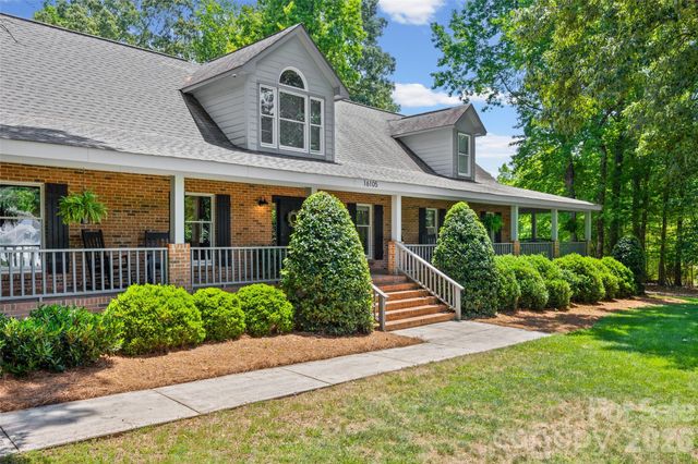 16105 Langston Drive, Charlotte, NC 28278