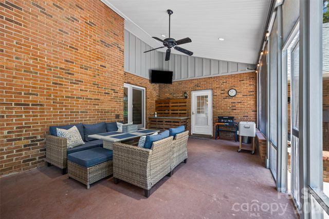 16105 Langston Drive, Charlotte, NC 28278