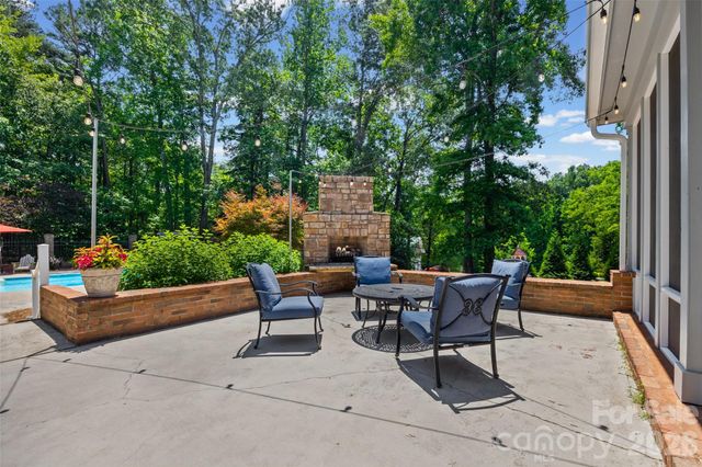 16105 Langston Drive, Charlotte, NC 28278