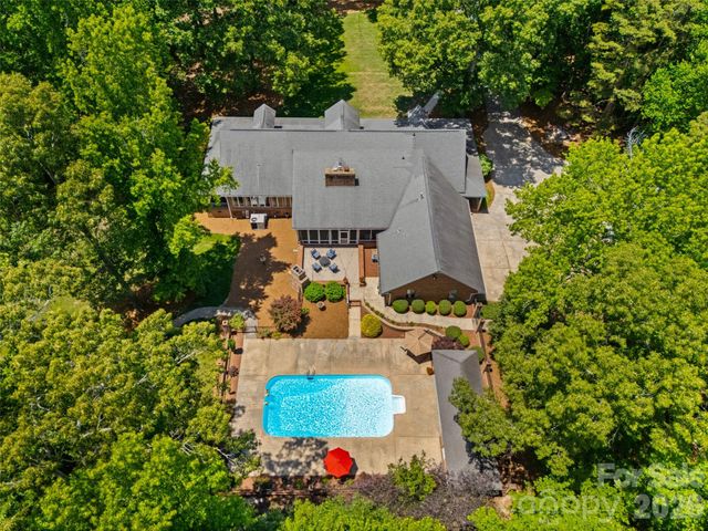 16105 Langston Drive, Charlotte, NC 28278