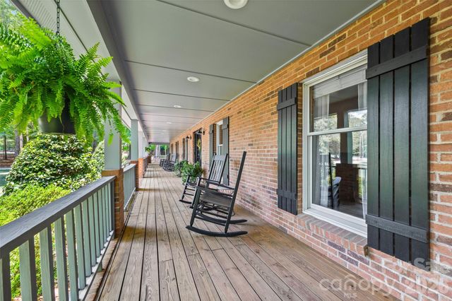 16105 Langston Drive, Charlotte, NC 28278