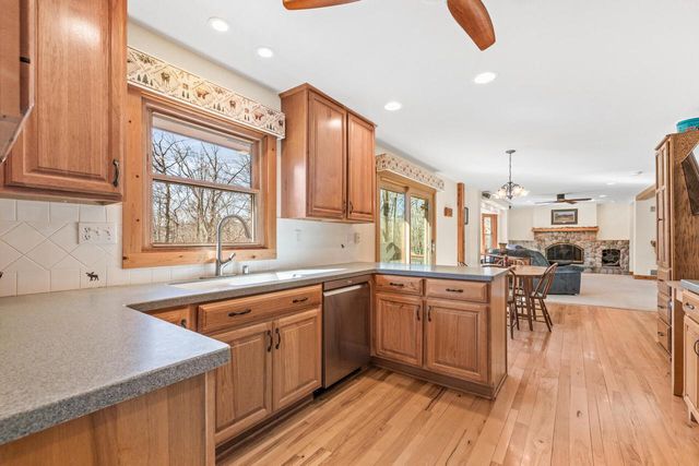 1311 Emerald DRIVE, Hartford, WI 53027