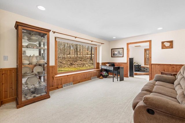 1311 Emerald DRIVE, Hartford, WI 53027