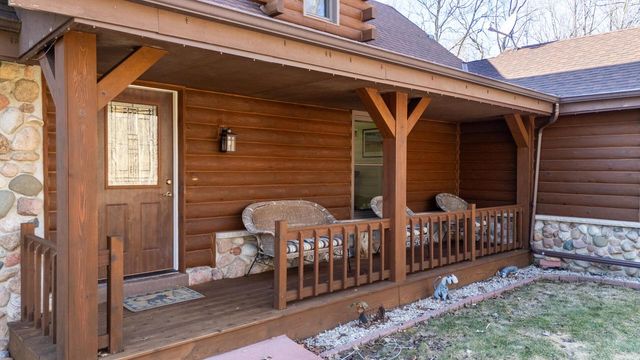 1311 Emerald DRIVE, Hartford, WI 53027