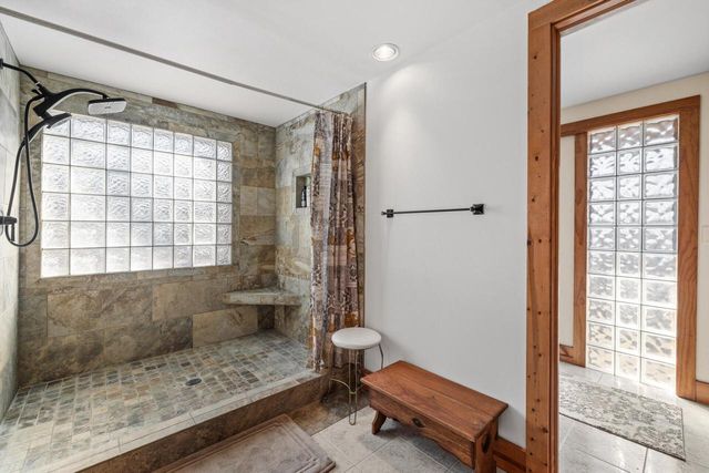 1311 Emerald DRIVE, Hartford, WI 53027