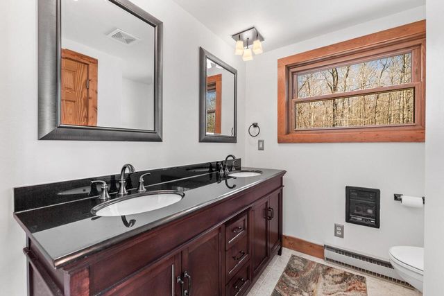 1311 Emerald DRIVE, Hartford, WI 53027