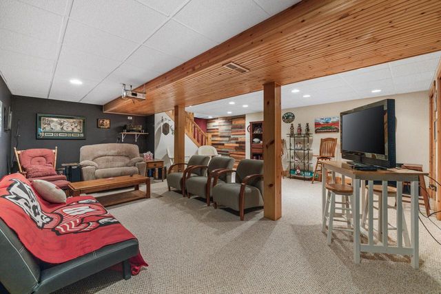 1311 Emerald DRIVE, Hartford, WI 53027