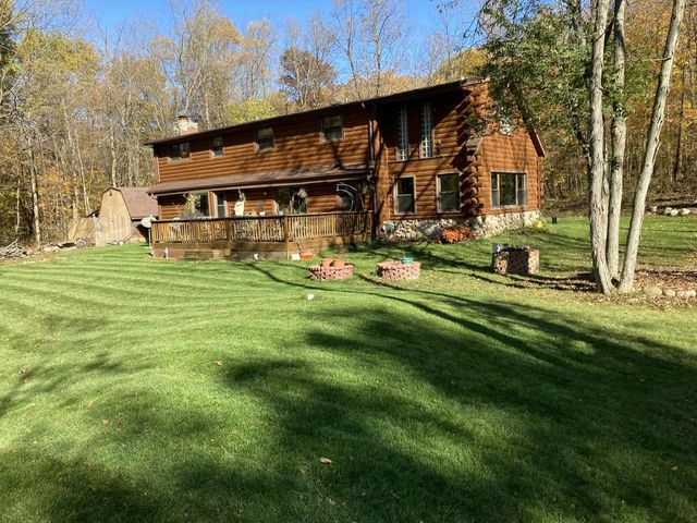 1311 Emerald DRIVE, Hartford, WI 53027