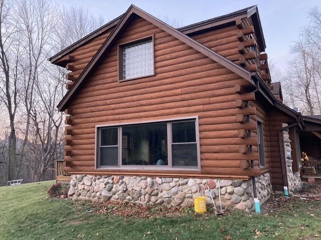 1311 Emerald DRIVE, Hartford, WI 53027