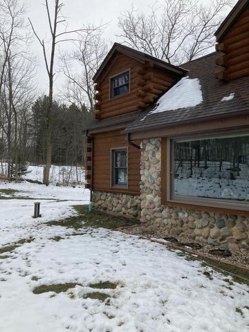 1311 Emerald DRIVE, Hartford, WI 53027