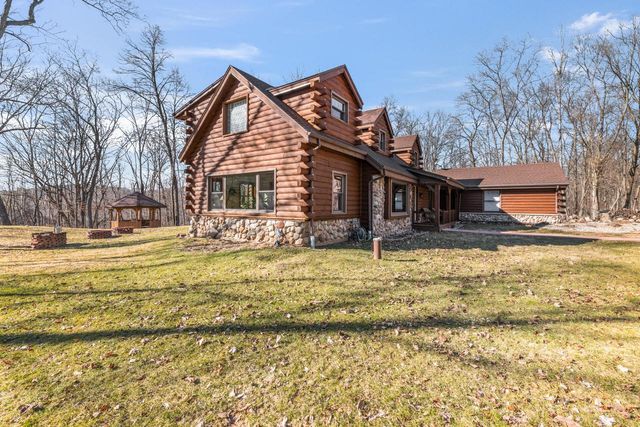 1311 Emerald DRIVE, Hartford, WI 53027