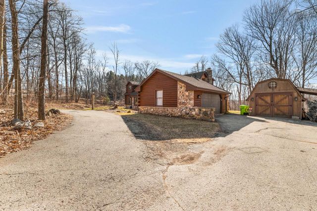 1311 Emerald DRIVE, Hartford, WI 53027