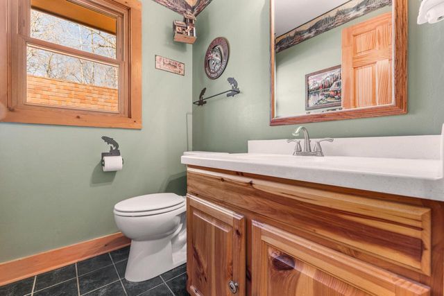 1311 Emerald DRIVE, Hartford, WI 53027