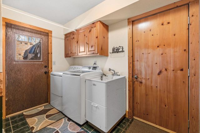 1311 Emerald DRIVE, Hartford, WI 53027