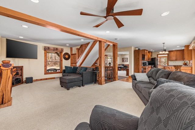 1311 Emerald DRIVE, Hartford, WI 53027