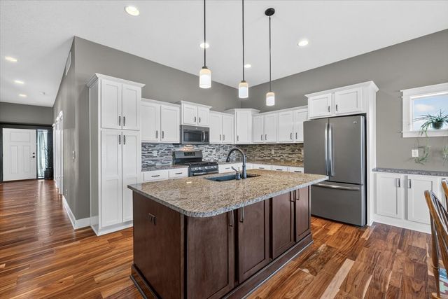 1813 NW Sunset Lane, Grimes, IA 50111