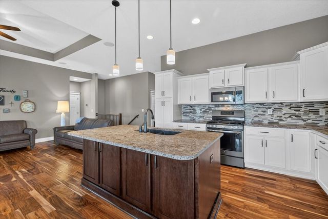 1813 NW Sunset Lane, Grimes, IA 50111