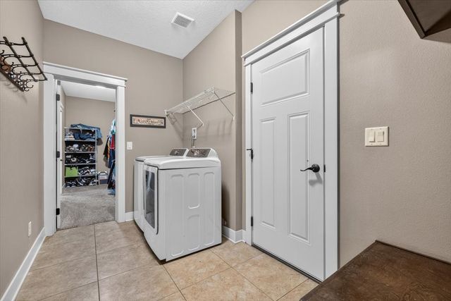 1813 NW Sunset Lane, Grimes, IA 50111