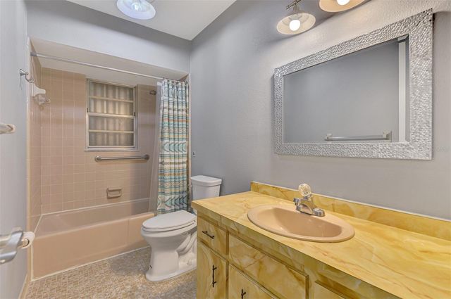 22 OAKLAND HILLS COURT, Rotonda West, FL 33947