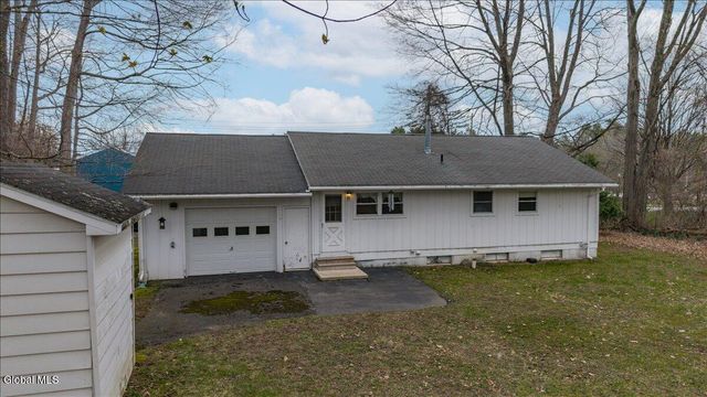 10 Geyser Road, Saratoga Springs, NY 12866