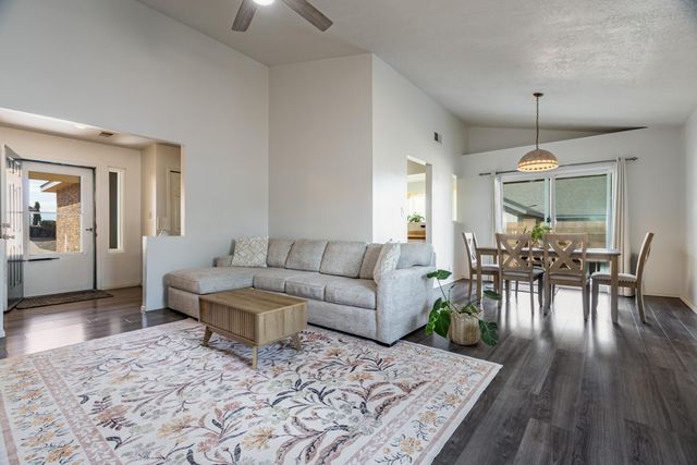 4608 Rockaway Loop NE, Rio Rancho, NM 87124