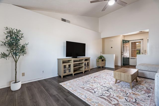 4608 Rockaway Loop NE, Rio Rancho, NM 87124