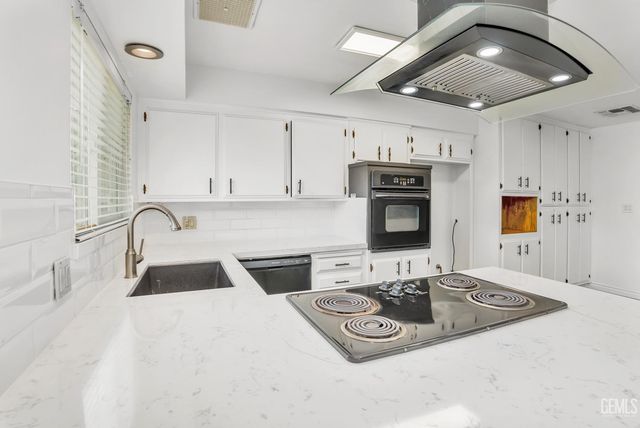 2704 Daken Street, Bakersfield, CA 93309