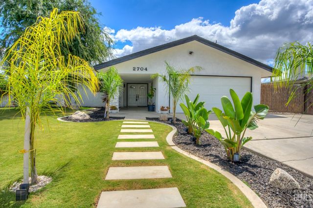 2704 Daken Street, Bakersfield, CA 93309