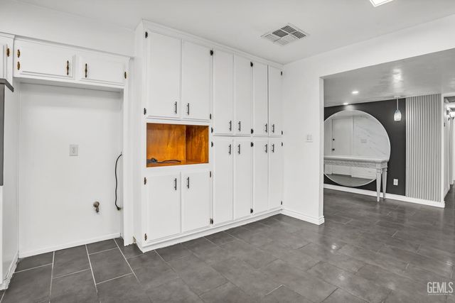 2704 Daken Street, Bakersfield, CA 93309
