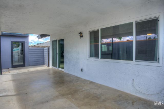 2704 Daken Street, Bakersfield, CA 93309