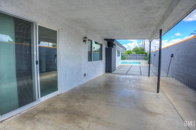 2704 Daken Street, Bakersfield, CA 93309