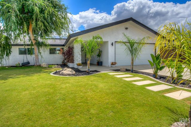 2704 Daken Street, Bakersfield, CA 93309